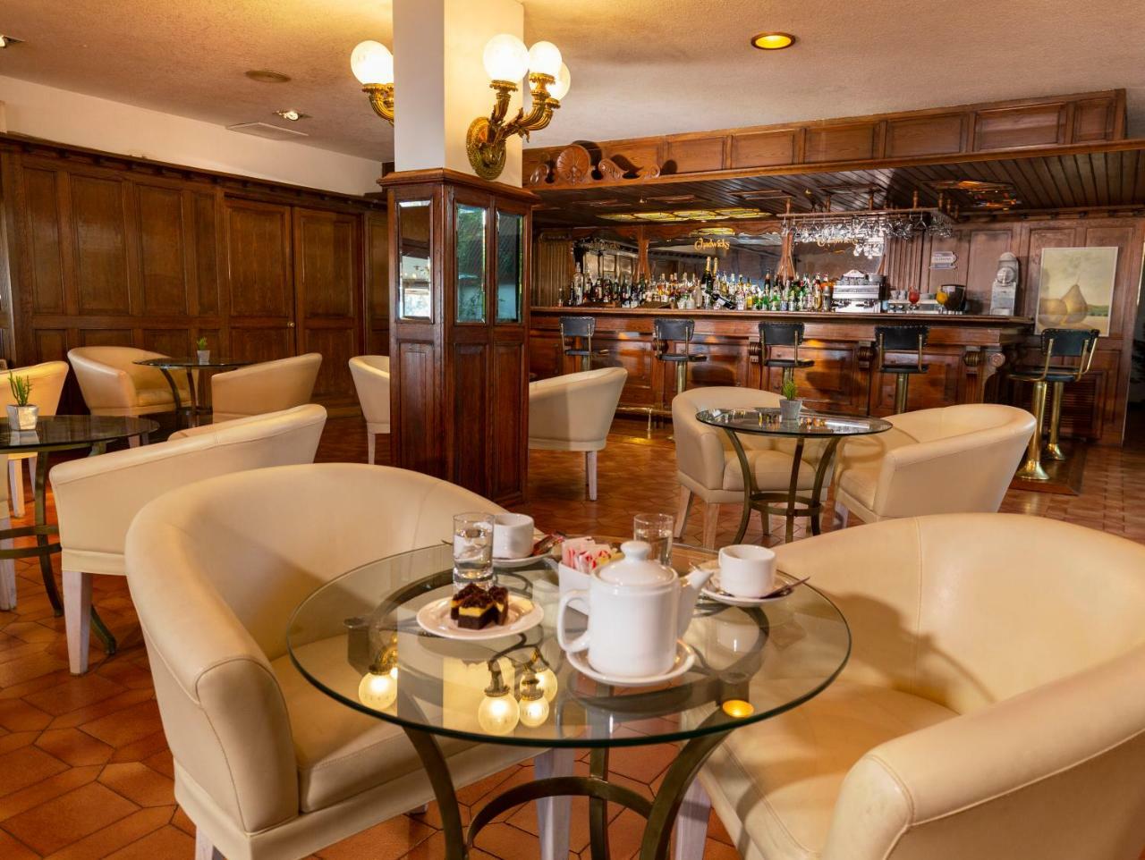 Hotel Del Lago Golf & Art Resort Пунта-Бальена Экстерьер фото